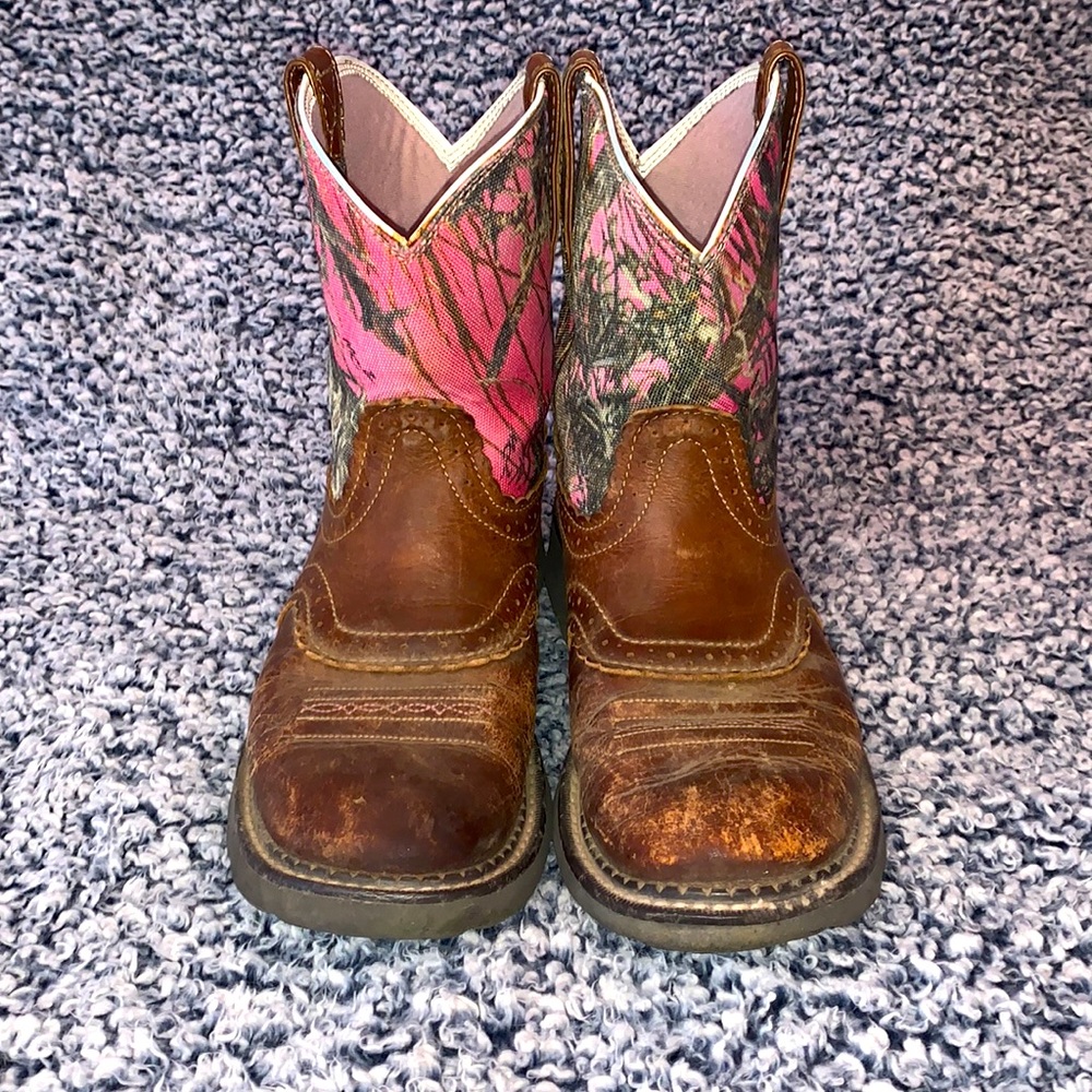 Women’s size 8 fat baby boots